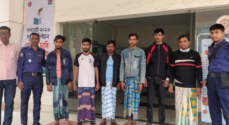 গোবিন্দগঞ্জে আসামি ধরতে গিয়ে পুলিশের ওপর হামলা, গ্রেপ্তার ৬ জন